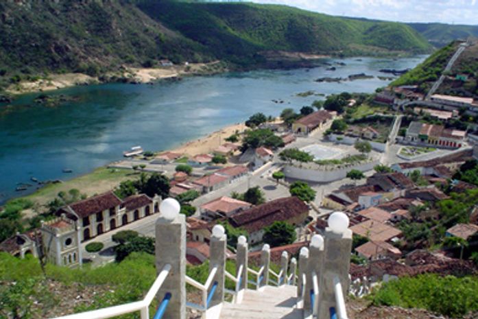 Criança morre atropelada por ônibus em Piranhas