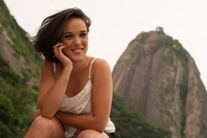 Adriana Birolli defende sua vilã, a irritante Isabel de \'Viver a vida\'