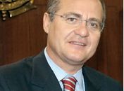 Renan cobra mais ação do governo na educação alagoana