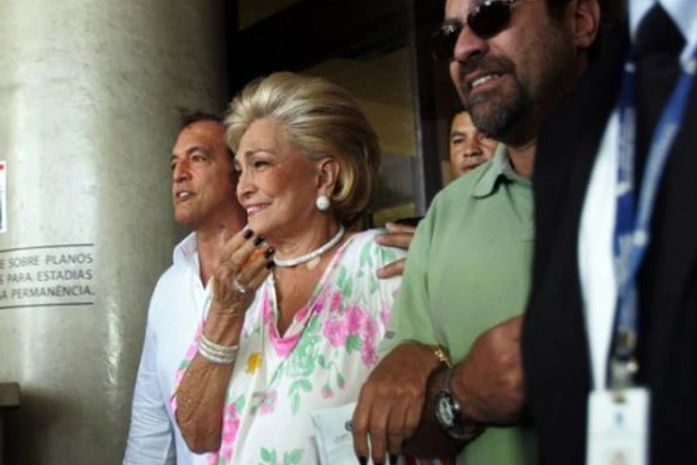 \'Hebe está feliz por voltar para casa e emocionada com o assédio\', diz filho