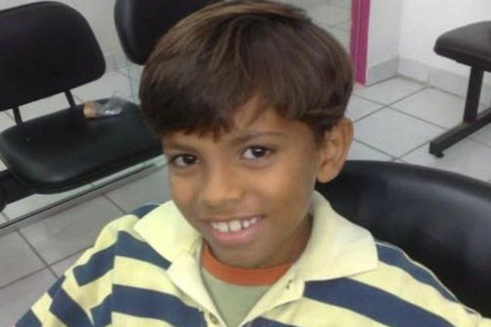 Jovem baleada em tiroteio que vitimou menino de 8 anos presta depoimento 