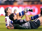 Ao fazer gol, lateral da seleção sofre fratura exposta