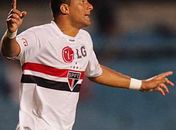 Irregular, São Paulo passa pelo Rio Claro e vence a primeira no Paulistão