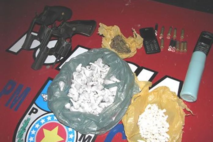 Operação Litorânea apreende crack, maconha e armas em Jequiá