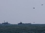  Equipes de resgate buscam vítimas e destroços de avião no Mar Mediterrâneo 