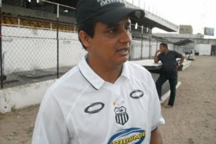 Reginaldo Souza, ex- Central de Caruaru, é o novo técnico do CSE