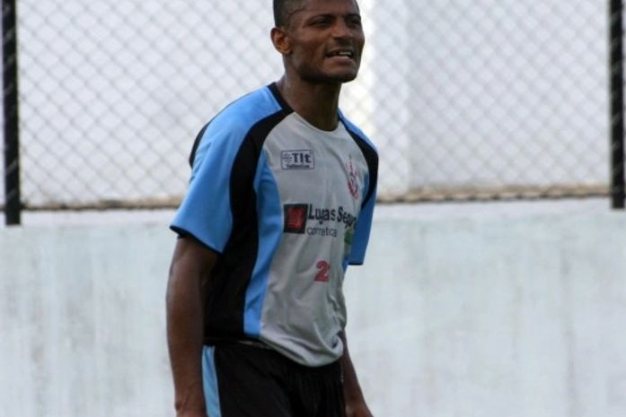 Atacante Catanha se apresentou e já fez primeiro treino no Corinthians