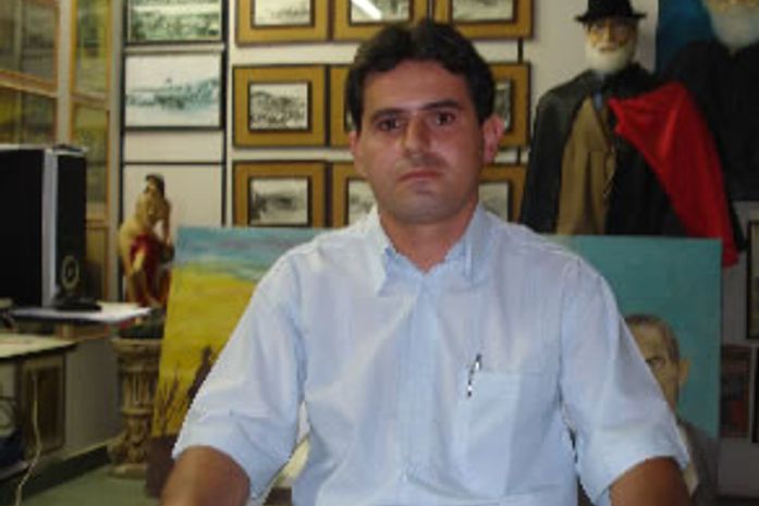 Presidente diz "estar cansado de tanta enrolação"