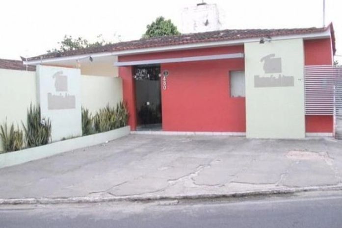 Antigo escritório que teve os nomes pintados