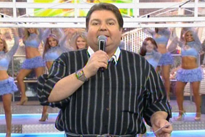 Cirurgia feita em Faustão é proibida pela Justiça Federal