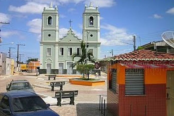 Homem mata ladrão dentro de sua casa, foge e deixa bilhete para polícia