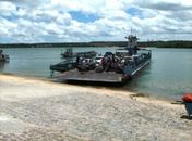 Motoristas que dependem das balsas para atravessar o rio São Francisco criticam elevados preços