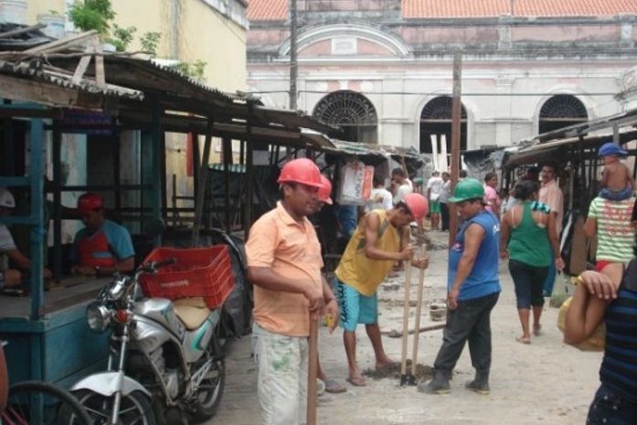 Retirada de comerciantes do Pavilhão gera polêmica em Penedo