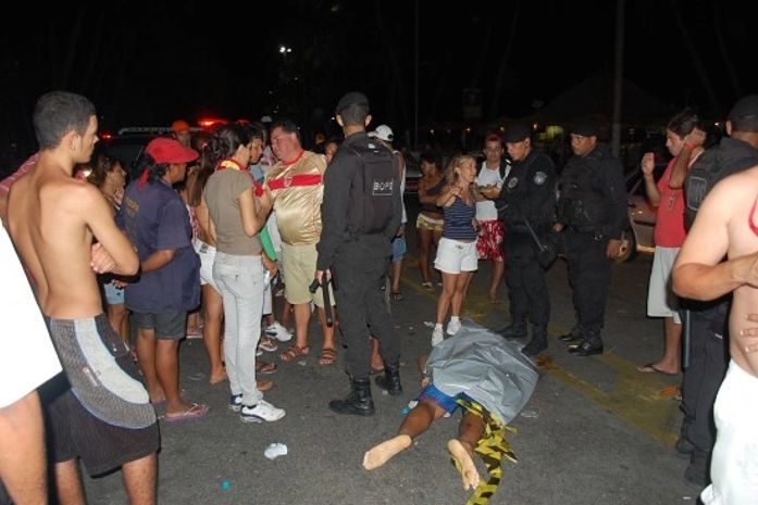 Tiroteio, morte e muita confusão após desfile na Pajuçara