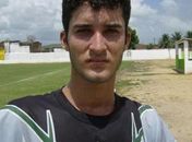 Zagueiro Italo, uma das estréias do União