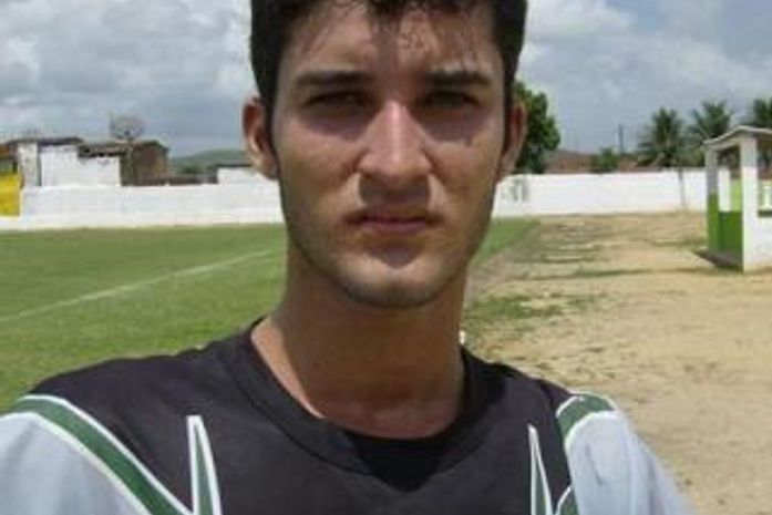 Zagueiro Italo, uma das estréias do União