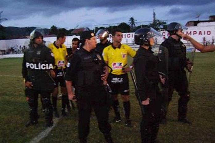 Penalti aos 49 faz torcida do CSE dizer que Santa Rita é beneficiado