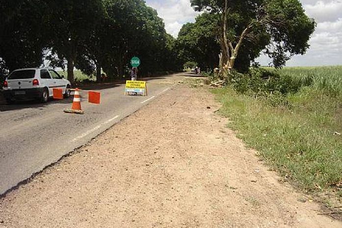 DER realiza serviços rodoviários na AL-220