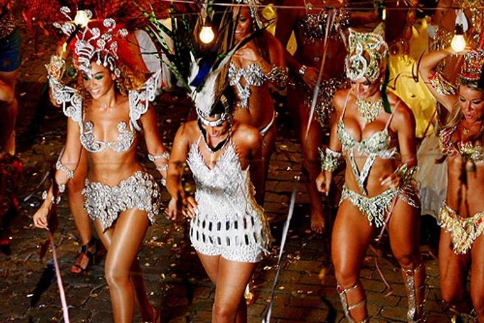 Fotos: Beyoncé e Alicia Keys viram passistas de escola de samba