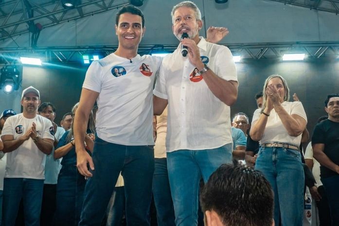 “Serei o senador que mais vai investir na Zona da Mata e em Flexeiras”, afirma Arthur Lira em caminhada com JHC, Marina e a prefeita Silvana