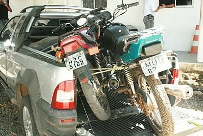 Veículos foram apreendidos com a quadrilha 