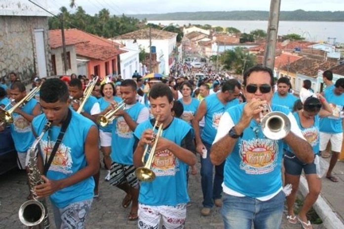 Filarmônica Carlos Gomes agitou os foliões com o 'frevo das antigas'