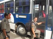 Policiais embarcam para fazer segurança nas cidades que realizam carnaval 