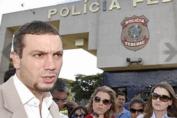 Advogado diz que Arruda está preocupado com novas denúncias
