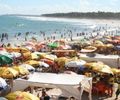 Praia do Francês lotada de turistas