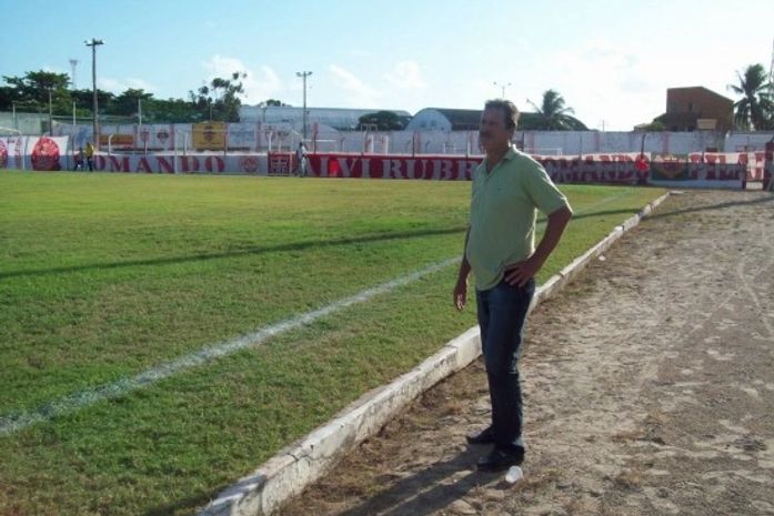 Ghillard tem dúvidas para definir a equipe