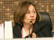 Para a Desa. Elisabeth, suspensão do certame causa lesão do Poder Público