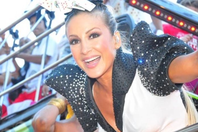 Claudia Leitte durante o carnaval de Salvador