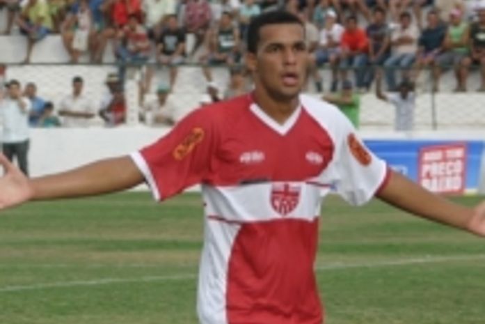CRB: Direção do Galo faz novo contrato com artilheiro do campeonato