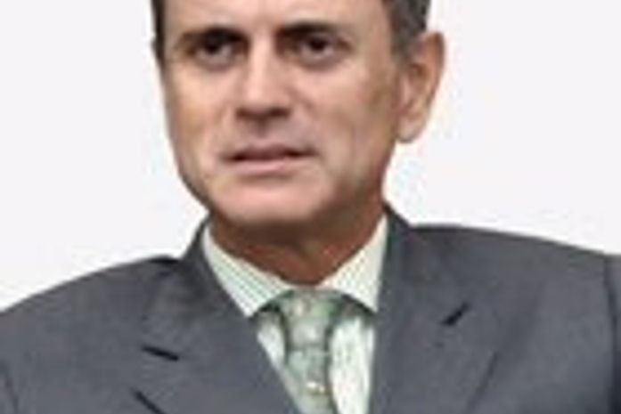 Paulo Octávio decide renunciar ao governo do DF por falta de apoio político