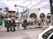 Terceiro dia de protesto de agricultores prejudica população de Arapiraca