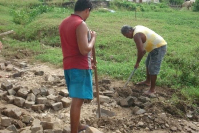 Moradores reclamam de descaso da Prefeitura de Penedo