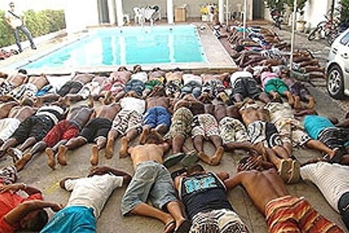 Prisões ocorreram durante a festa à beira da piscina