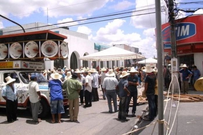Manifestação de agricultores traz prejuízos aos comerciantes em Arapiraca