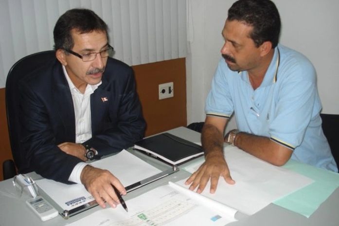 Em reunião com o secretário Luiz Otávio Gomes, prefeito James Marlan disse ter garantia de oito empresas para o polo
