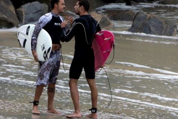 Cauã Reymond e Paulo Vilhena discutem por causa de onda no Rio