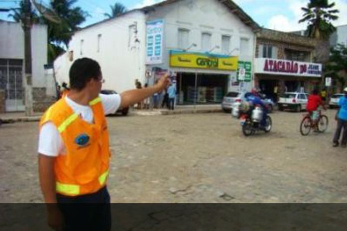 Agentes de trânsito de Coruripe iniciam trabalhos educativos nas vias públicas do município