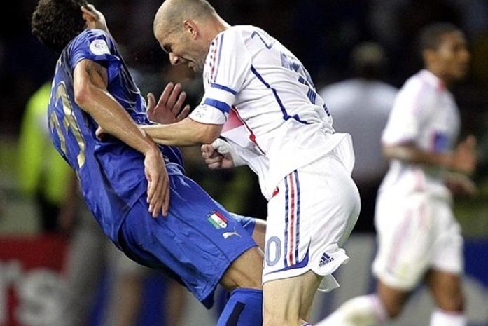 Zidane atingiu Materazzi com uma cabeçada