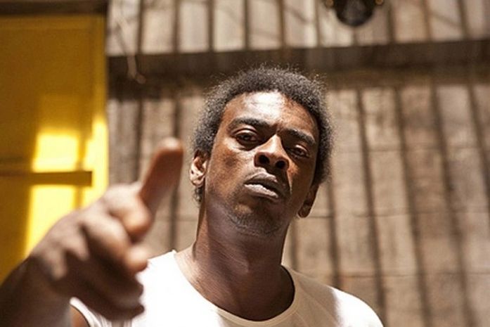 Seu Jorge vira bandido em \'Tropa de Elite 2\'.