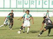 Murici vence Corinthians com autoridade e se isola na ponta