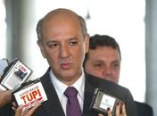 Por 9x1 STF mantém José Roberto Arruda preso