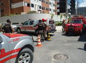 Vídeo: Polícia é acionada para conter homem que ameaçava populares com arma na Ponta Verde