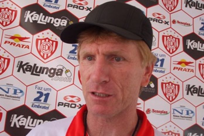 Vídeos: Ex-técnico do Noroeste é o novo comandante do CRB