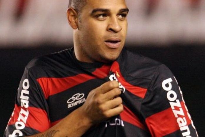 Com 106kg, Adriano piora presença em treinos e recebe chamada de Dunga