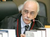 Presidente em exercício, desembargador Pedro Augusto Mendonça de Araújo