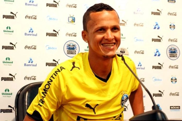 Souza diz que não tem proposta para deixar o estádio Olímpico